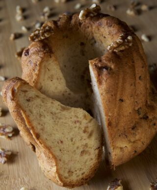 Kougelhopf salé aux noix et lardons