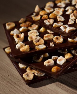 Tablette chocolat noir noisettes caramélisées